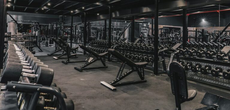 Siłownia bezobsługowa – czy to przyszłość branży fitness?