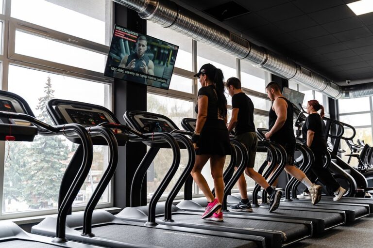 Trendy fitness 2026: forma na lata, a nie tylko na lato